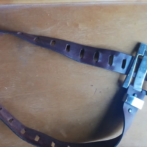 Gorgeous Leather Belt - Picture 2 of 7